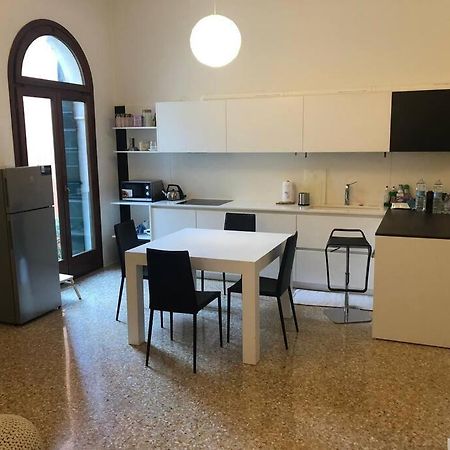 Ferienwohnung Rio Carmini Venezia Exterior foto